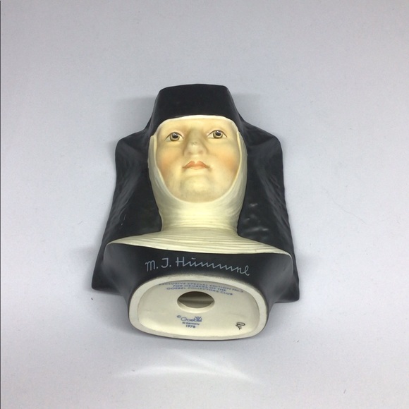 Rare 1978 Goebel Hummel HU3 Sister Berta figurine - Picture 5 of 6